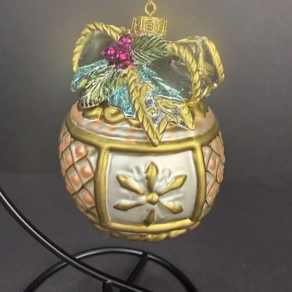 Fitz & Floyd Snowy Woods Motif Glass Christmas Ornament